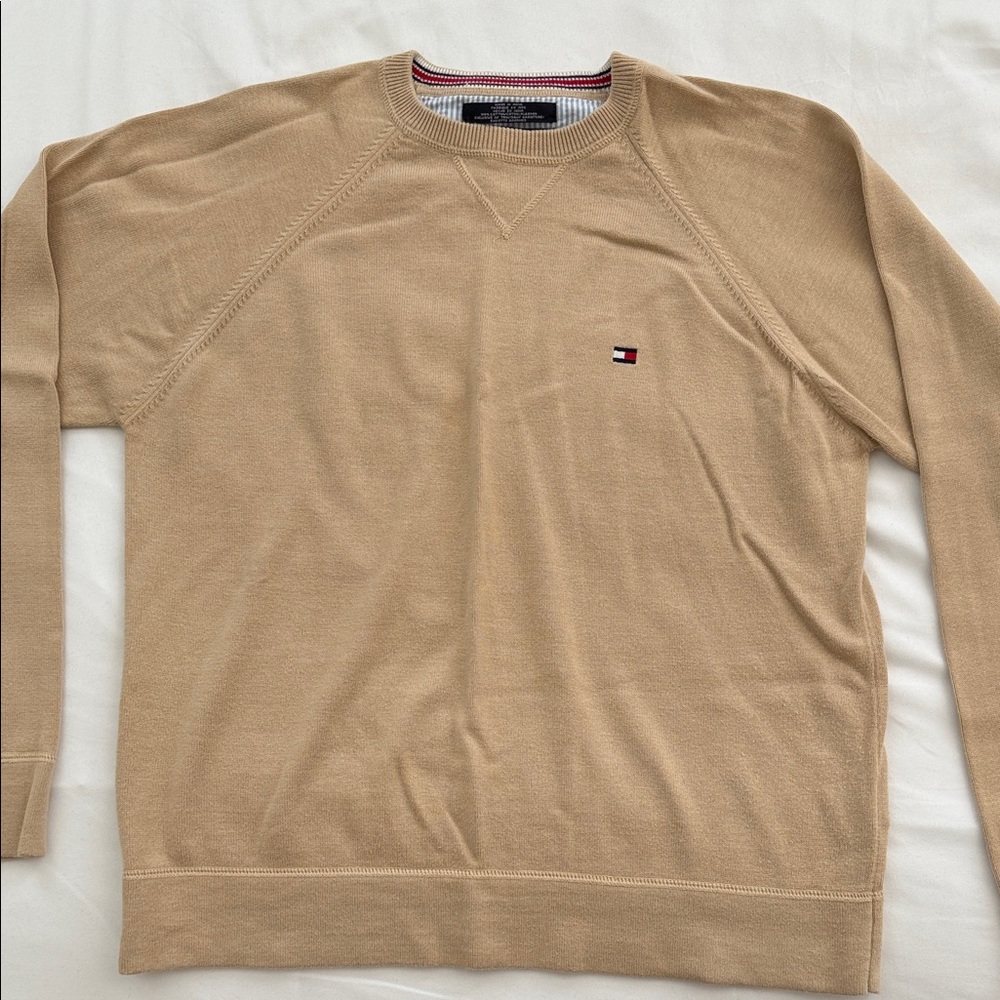 Tommy Hilfiger Men's Beige Crewneck Sweater